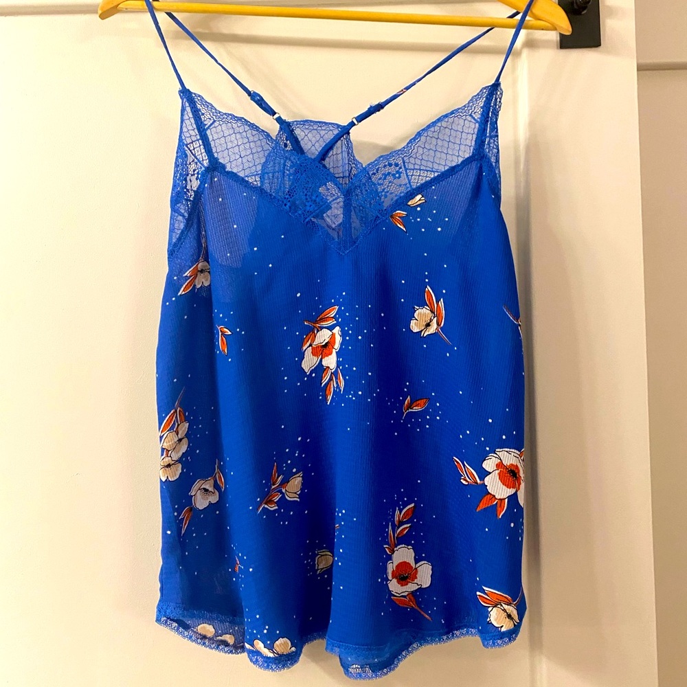 Lovestitch 🤍 lac trimmed camisole